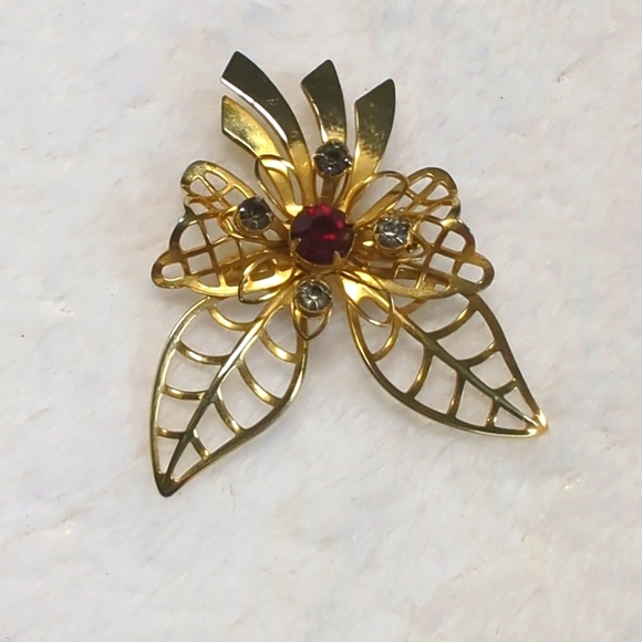 Vintage 60's Goldtone and Rhinestone Spray Brooche - Picture 2 of 8